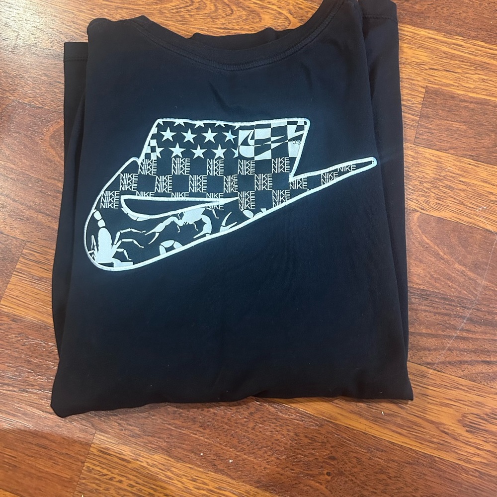 Black Nike Tee - large design on back